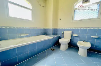 Bathroom image for: Apartment - 1 Bathroom for rent in Al Mushrif - Abu Dhabi, Image 1