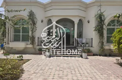 Villa - 4 Bedrooms - 6 Bathrooms for sale in Ali Al Noman Villas - Al Ghubaiba - Halwan - Sharjah