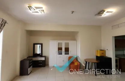 Apartment - Studio - 1 Bathroom for rent in Building IC1-EMR-02 - Emirates Cluster - International City - Dubai