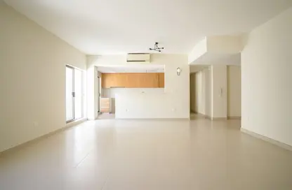 Apartment - 3 Bedrooms - 3 Bathrooms for rent in Al Muraqqabat 131 - Al Muraqqabat - Deira - Dubai