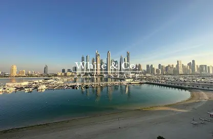 Apartment - 3 Bedrooms - 5 Bathrooms for rent in Marina Vista - EMAAR Beachfront - Dubai Harbour - Dubai