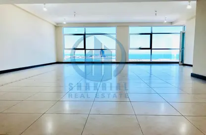 Empty Room image for: Apartment - 4 Bedrooms - 5 Bathrooms for rent in Baynuna Tower 2 - Corniche Road - Abu Dhabi, Image 1