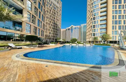 شقة - 3 غرف نوم - 4 حمامات للايجار في يونايتد سكوير - الخالدية - أبوظبي