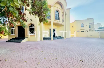 Villa - 5 Bedrooms - 6 Bathrooms for rent in Al Barsha South 2 - Al Barsha South - Al Barsha - Dubai