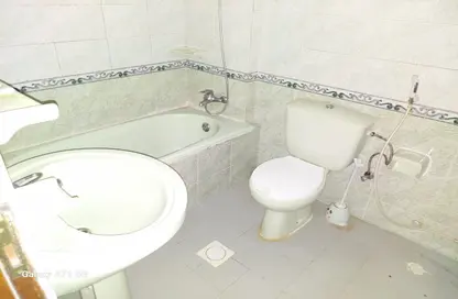 Apartment - 1 Bedroom - 2 Bathrooms for rent in Sarh Al Emarat Tower - Al Majaz 3 - Al Majaz - Sharjah