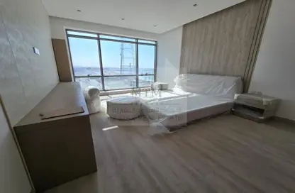 Apartment - 2 Bedrooms - 3 Bathrooms for sale in Al Khan - Sharjah