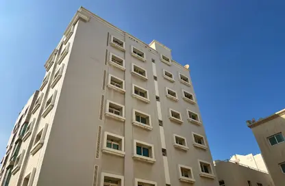 عمارة بالكامل - 8 غرف نوم - 8 حمامات للبيع في القليعة - الشرق - الشارقة