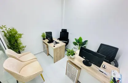 Office Space - Studio - 1 Bathroom for rent in Red Avenue - Al Garhoud - Dubai