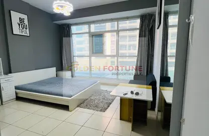 Apartment - Studio - 1 Bathroom for rent in Royal Residence 2 - Royal Residence - Dubai Sports City - Dubai