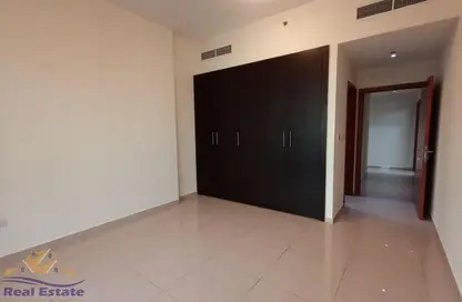 Apartment - 3 Bedrooms - 3 Bathrooms for rent in Al Barsha 1 - Al Barsha - Dubai