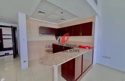 شقة - 2 غرف نوم - 3 حمامات للايجار في برج ربيعة - مجان - دبي لاند - دبي