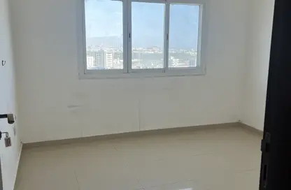 شقة - 2 غرف نوم - 2 حمامات للايجار في الفجيرة وسط المدينة - الفجيرة