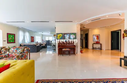 Villa - 5 Bedrooms - 6 Bathrooms for sale in Legacy - Jumeirah Park - Dubai