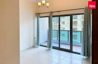 شقة - غرفة نوم - 2 حمامات للايجار في برج الزمرد - دبي مارينا - دبي شقة - غرفة نوم - 2 حمامات للايجار في برج الزمرد - دبي مارينا - دبي