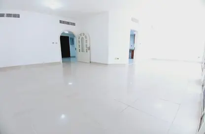 Apartment - 3 Bedrooms - 4 Bathrooms for rent in Electra Street - Abu Dhabi