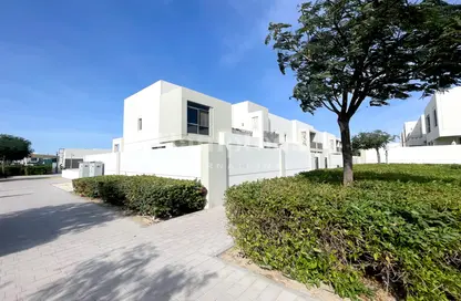 Townhouse - 4 Bedrooms - 4 Bathrooms for rent in Noor Townhouses - Town Square - Dubai