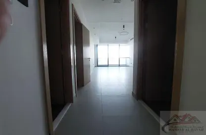 شقة - 2 غرف نوم - 3 حمامات للبيع في برج لا بلاج - الممزر - الشارقة - الشارقة