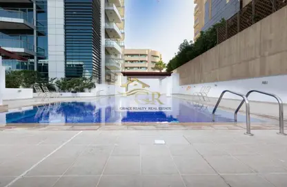 صورة لـ حوض سباحة شقة - 3 غرف نوم - 5 حمامات للايجار في برج بن هندي - منخول - بر دبي - دبي ، صورة رقم 1