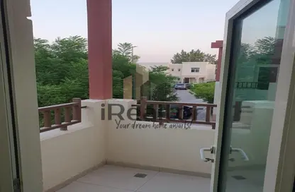 شقة - 2 غرف نوم - 2 حمامات للايجار في قرية الخليج - الغدير - أبوظبي