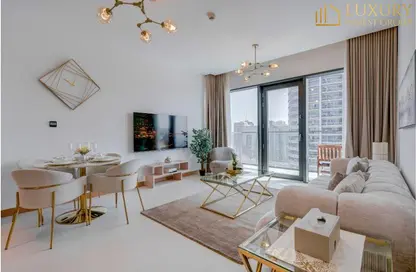 Living / Dining Room image for: Apartment - 2 Bedrooms - 2 Bathrooms for sale in Vida Residences Dubai Marina - Dubai Marina - Dubai, Image 1