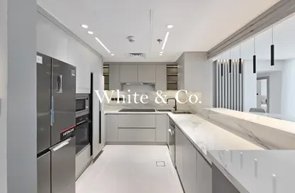 Apartment - 2 Bedrooms - 3 Bathrooms for sale in Standpoint Tower 1 - Standpoint Towers - Downtown Dubai - Dubai