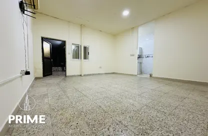 شقة - 1 حمام للايجار في شارع النجدة - أبوظبي