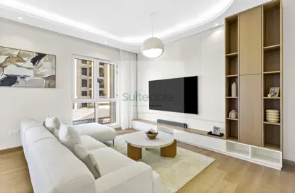 Living Room image for: Apartment - 2 Bedrooms - 2 Bathrooms for rent in Zanzebeel - Old Town - Dubai, Image 1