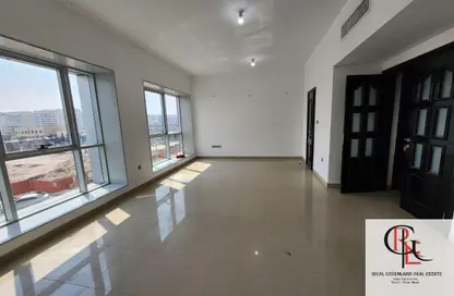 Apartment - 2 Bedrooms - 4 Bathrooms for rent in Shabiya 9 - Shabiya - Mussafah - Abu Dhabi