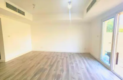 Villa - 2 Bedrooms - 2 Bathrooms for rent in Springs 4 - The Springs - Dubai