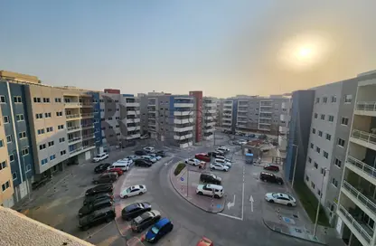 Apartment - 3 Bedrooms - 4 Bathrooms for sale in Tower 25 - Al Reef Downtown - Al Reef - Abu Dhabi