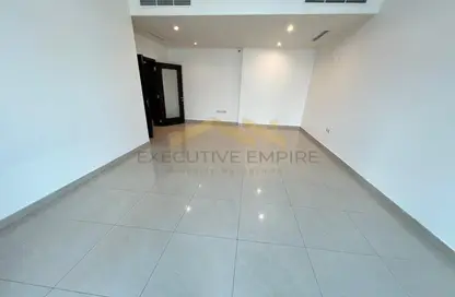 Empty Room image for: Apartment - 2 Bedrooms - 2 Bathrooms for rent in Danet Abu Dhabi - Abu Dhabi, Image 1