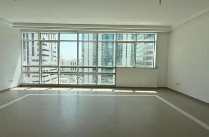 Apartment - 3 Bedrooms - 4 Bathrooms for rent in Al Danah - Abu Dhabi