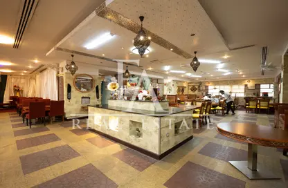 Retail - Studio - 2 Bathrooms for rent in Baniyas Square - Deira - Dubai
