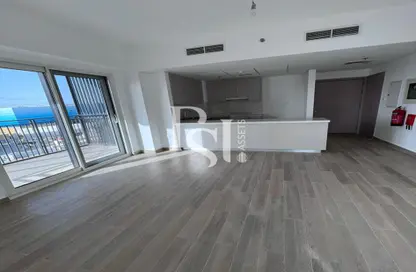 Apartment - 3 Bedrooms - 4 Bathrooms for sale in Waters Edge - Yas Island - Abu Dhabi