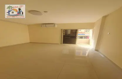 شقة - 2 غرف نوم - 2 حمامات للايجار في المجرة - الشرق - الشارقة