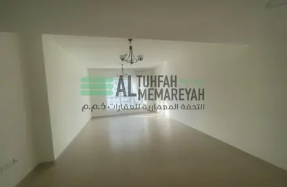 Apartment - 2 Bedrooms - 3 Bathrooms for rent in Lake Tower - Al Majaz 1 - Al Majaz - Sharjah