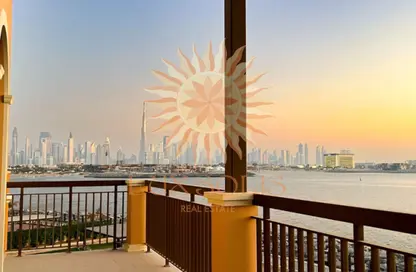 Villa - 5 Bedrooms - 7 Bathrooms for sale in Sur La Mer - La Mer - Jumeirah - Dubai