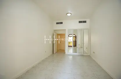 Apartment - 2 Bedrooms - 3 Bathrooms for rent in Al Baha Building - Mankhool - Bur Dubai - Dubai