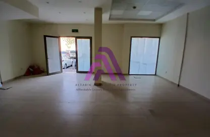 متجر - استوديو - 1 حمام للايجار في مبنى في07 - طراز روسي - المدينة الدولية - دبي