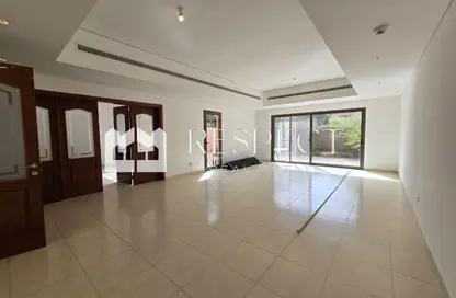 فيلا - 4 غرف نوم - 5 حمامات للايجار في قرية المانجروف - ربدان - أبوظبي