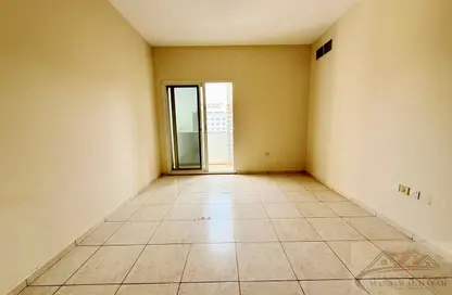 Apartment - 3 Bedrooms - 3 Bathrooms for rent in Al Hafeet Tower 8 - Al Nahda - Sharjah