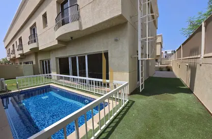 Villa - 4 Bedrooms - 4 Bathrooms for rent in Jumeirah 1 Villas - Jumeirah 1 - Jumeirah - Dubai