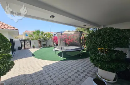 Villa - 4 Bedrooms - 4 Bathrooms for rent in Umm Suqeim 1 Villas - Umm Suqeim 1 - Umm Suqeim - Dubai