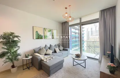 Living Room image for: Apartment - 1 Bedroom - 1 Bathroom for rent in Marina Gate 2 - Marina Gate - Dubai Marina - Dubai, Image 1