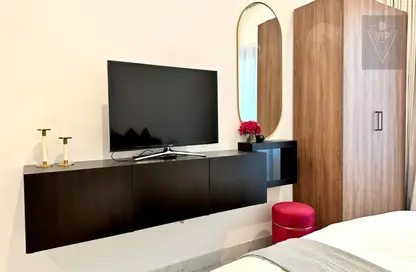 Room / Bedroom image for: Apartment - 1 Bathroom for rent in Oasis 1 - Oasis Residences - Masdar City - Abu Dhabi, Image 1