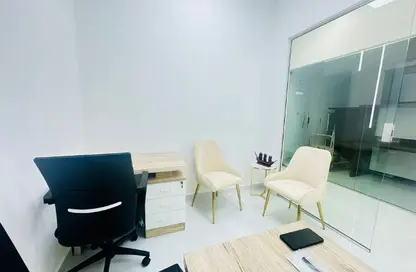 Office Space - Studio - 1 Bathroom for rent in Red Avenue - Al Garhoud - Dubai