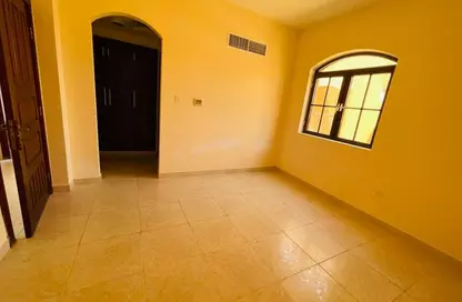 شقة - 2 غرف نوم - 2 حمامات للايجار في مجمع الوزارات - خليفة بارك - الطريق الشرقي - أبوظبي