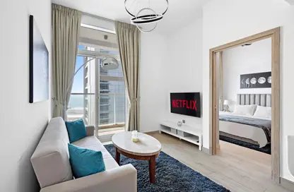 Living Room image for: Apartment - 1 Bedroom - 1 Bathroom for rent in Studio One - Dubai Marina - Dubai, Image 1