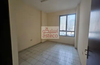 Empty Room image for: Office Space - Studio - 1 Bathroom for rent in Al Qasimia - Sharjah, Image 1
