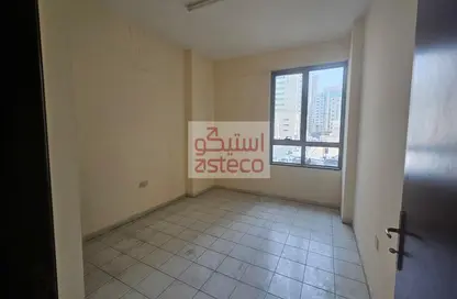 مكتب - استوديو - 1 حمام للايجار في القاسمية - الشارقة